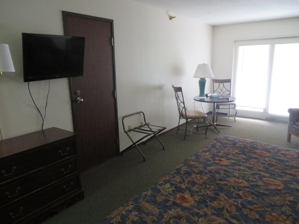 רוצ'סטר Travelers Hotel מראה חיצוני תמונה
